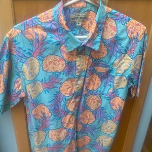 Mens L short sleeve button down